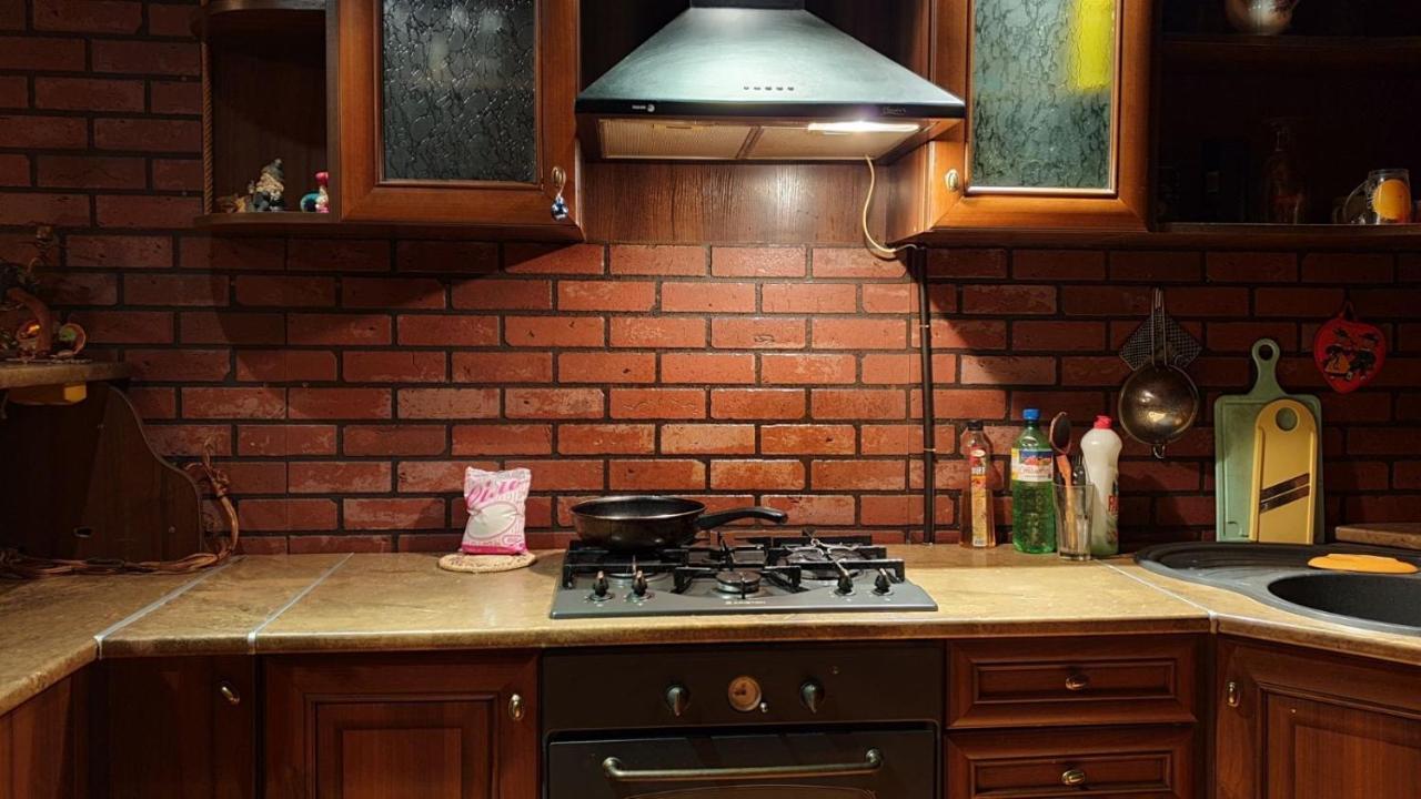 ウージュホロド Viktoriaヴィラ エクステリア 写真